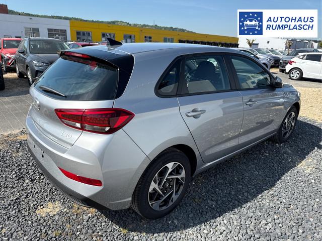 Hyundai / i30 / Weiß / / / 