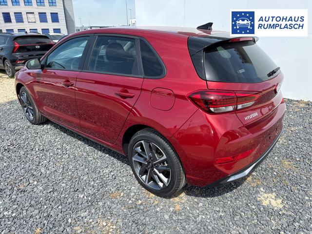 Hyundai / i30 / Weiß / / / 