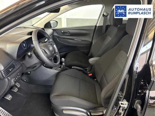 Hyundai / BAYON / Schwarz / / / NAVI SHZ RFK PDC KLIMAAUTOMATIK Licht/Regensensor