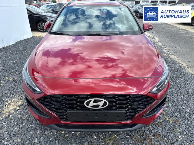 Hyundai / i30 / Rot / / / NAVI SHZ RFK PDC v+h 