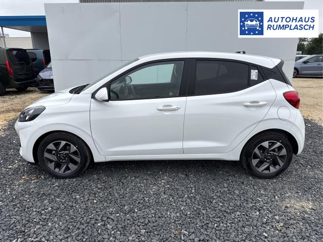 Hyundai / i10 / Weiß / / / AUT NAVI SHZ TEMPOMAT 