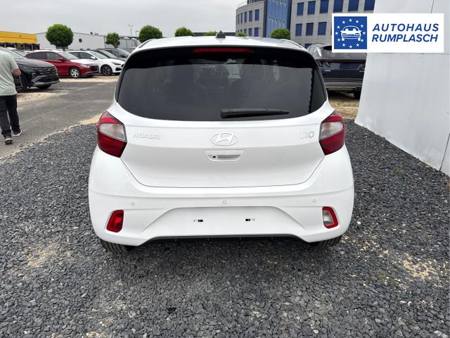 Hyundai / i10 / Weiß / / / AUT NAVI SHZ TEMPOMAT 