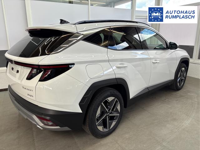 Hyundai / TUCSON / Weiß / / / PANO SHZ v+h 18 ALU