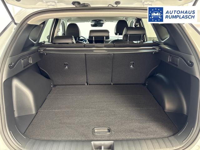 Hyundai / TUCSON / Weiß / / / PANO SHZ v+h 18 ALU