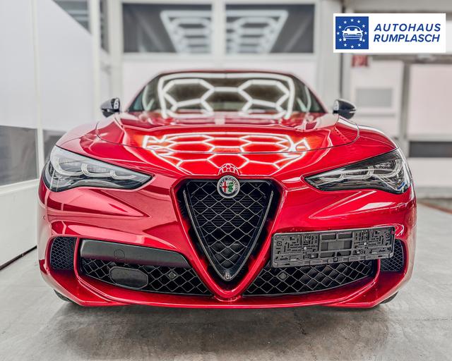Alfa Romeo Stelvio QUADRIFOGLIO VERDE AKRAPOVIC Technologie-Paket 
