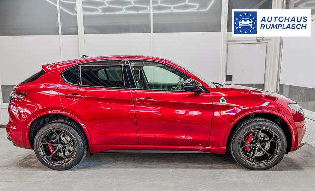 Alfa Romeo Stelvio QUADRIFOGLIO VERDE AKRAPOVIC Technologie-Paket 