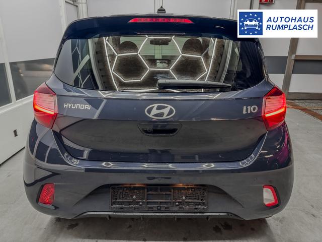 Hyundai i10 PREMIUM AUT SHZ KLIMAAUTOMATIK AMBIENTE ALU RFK PDC NAVI 