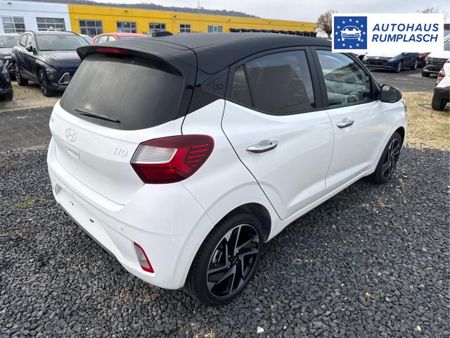 Hyundai / i10 / Wei&szlig; / / / AUT SHZ SMART KEY KLIMAAUTOMATIK AMBIENTE ALU RFK PDC NAVI 