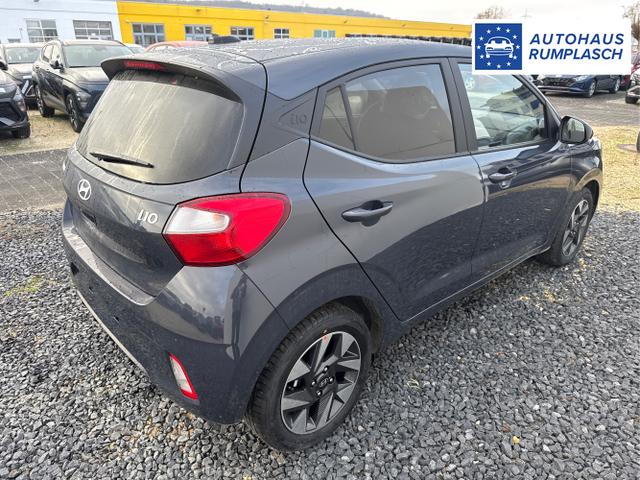 Hyundai / i10 / Grau / / / AUT NAVI SHZ RFK TEMPOMAT 