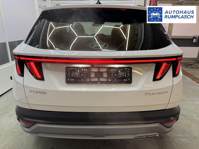 Hyundai TUCSON STYLE AUT ACC 18ALU KLIMAAUTOMATIK TOTWINKEL NAVI SHZ RFK PDC 