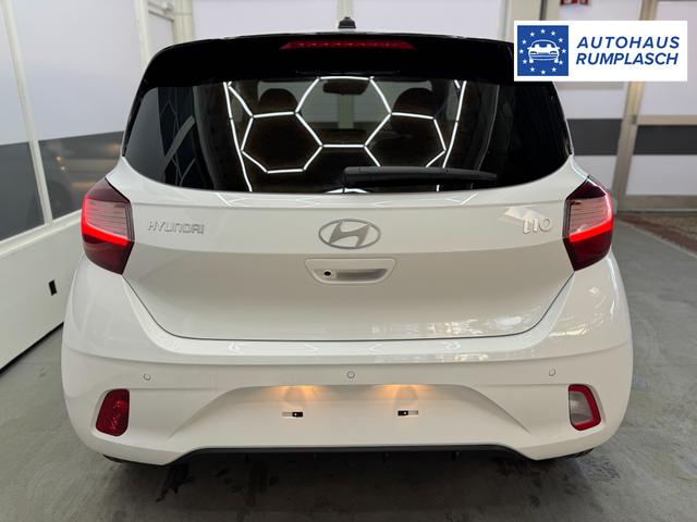 Hyundai i10 PREMIUM AUT SHZ KLIMAAUTOMATIK AMBIENTE ALU RFK PDC NAVI 