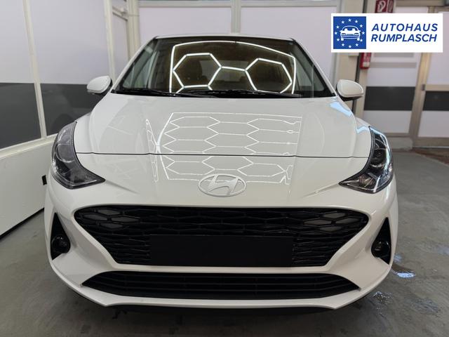 Hyundai i10 PREMIUM AUT SHZ KLIMAAUTOMATIK AMBIENTE ALU RFK PDC NAVI 