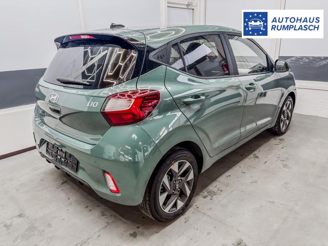 Hyundai i10 PREMIUM AUT SHZ KLIMAAUTOMATIK AMBIENTE ALU RFK PDC NAVI 