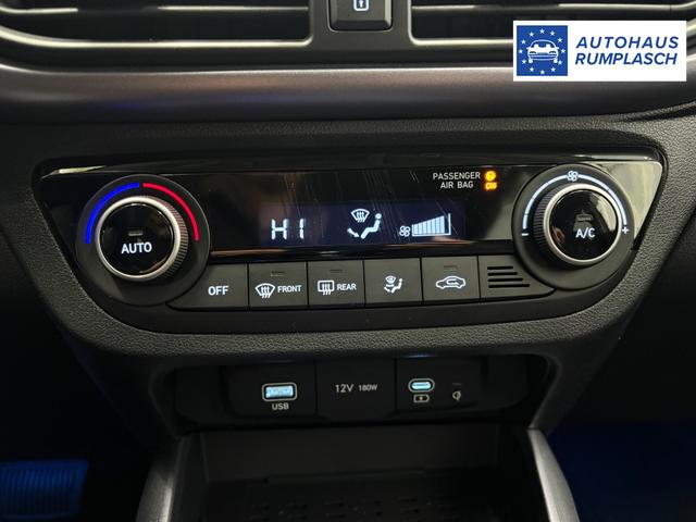 Hyundai i10 PREMIUM AUT SHZ KLIMAAUTOMATIK AMBIENTE ALU RFK PDC NAVI 