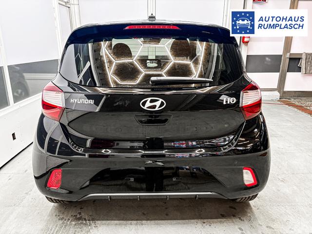 Hyundai i10 PREMIUM AUT SHZ KLIMAAUTOMATIK AMBIENTE ALU RFK PDC NAVI 