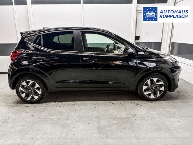 Hyundai i10 PREMIUM AUT SHZ KLIMAAUTOMATIK AMBIENTE ALU RFK PDC NAVI 