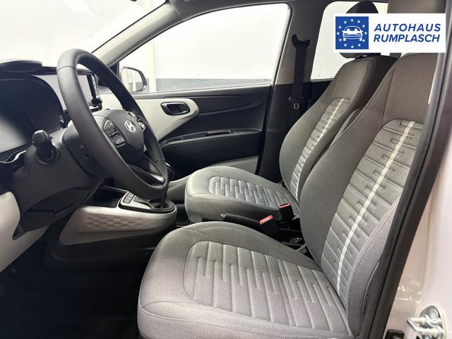 Hyundai i10 PREMIUM AUT SHZ KLIMAAUTOMATIK AMBIENTE ALU RFK PDC NAVI 