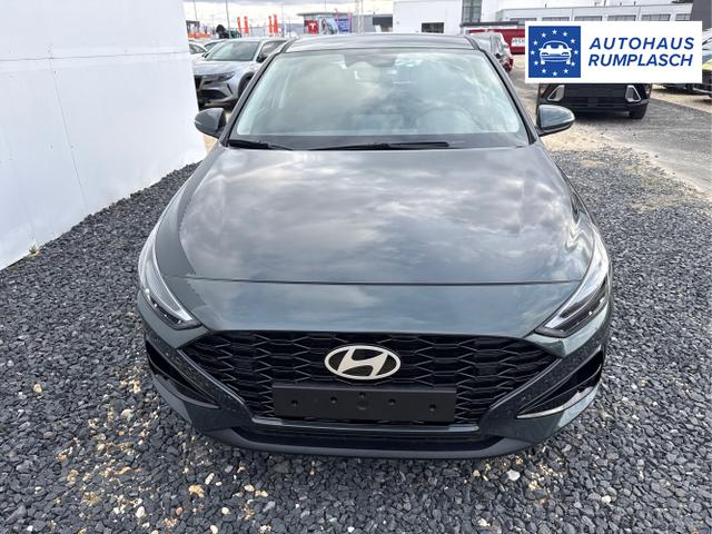 Hyundai / i30 / Gr&uuml;n / / / STYLE NAVI LED RFK PDC 