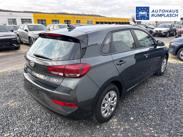 Hyundai / i30 / Gr&uuml;n / / / STYLE NAVI LED RFK PDC 