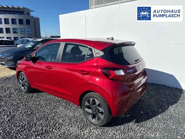 Hyundai / i10 / Rot / / / AUT SHZ KLIMAAUTOMATIK AMBIENTE ALU RFK PDC NAVI 