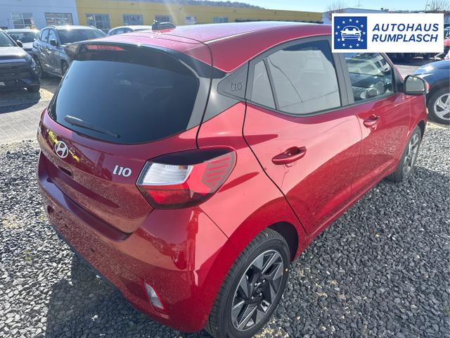 Hyundai / i10 / Rot / / / AUT SHZ KLIMAAUTOMATIK AMBIENTE ALU RFK PDC NAVI 