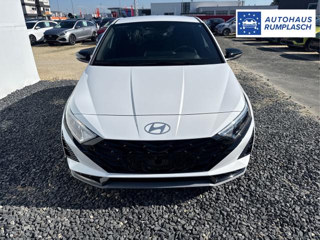 Hyundai / i20 / Wei&szlig; / / / BLACK PACK KLIMAAUTOMATIK NAVI WP