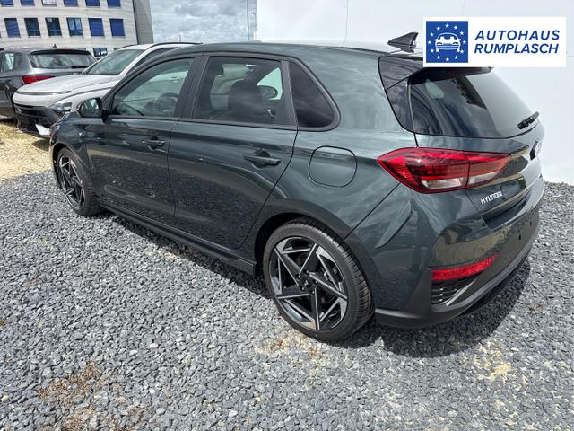 Hyundai / i30 / Grau / / / 