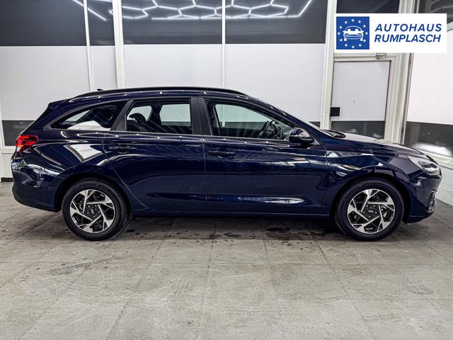 Hyundai i30 Kombi STYLE NAVI RFK SHZ PDC ALU 
