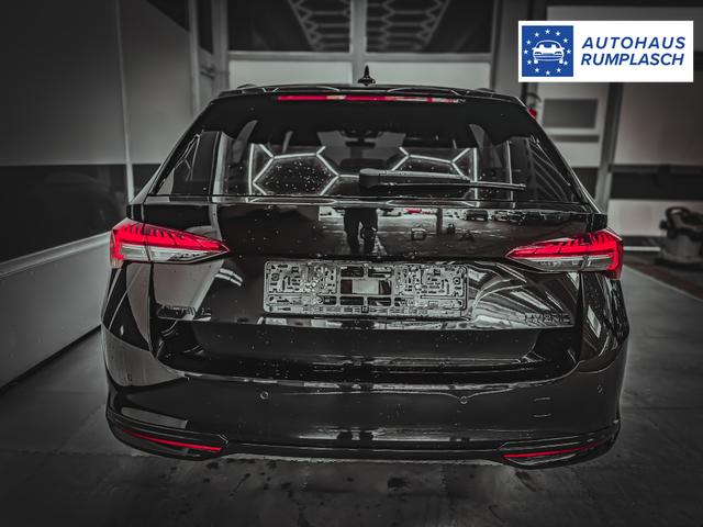 Skoda Octavia Combi SPORTLINE DSG AHK MATRIX 