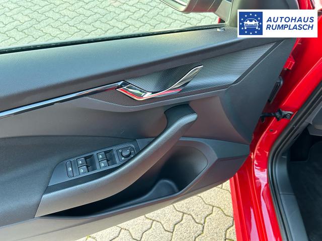 Skoda / Kamiq / Rot / / / 1.0 TSI / Rückfahrkamera