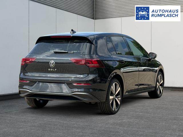 Volkswagen / Golf / Schwarz / / / KAMERA+18 ALU+ACC+LED+SHZ+KLIMA+KESSY+ARTVELOURS