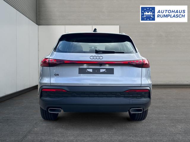 Audi / Q5 / Silber / / / AHK+NAVI+LED+SHZ+PDC