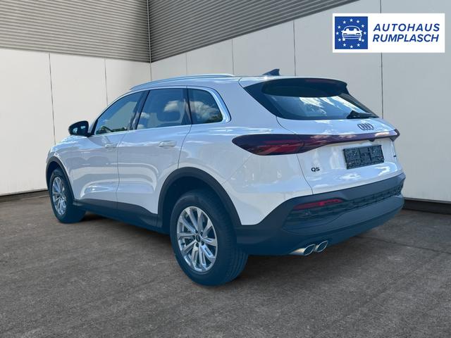 Audi / Q5 / Weiß / / / QUATTRO AHK+NAVI+LED+SHZ+PDC