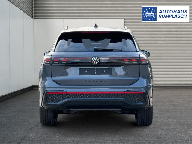 Volkswagen / Tiguan / Grau / / / PANO+HD MATRIX+AHK+NAVI+BLACK STYLE+20 LM+ACC