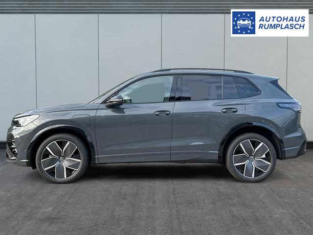 Volkswagen / Tiguan / Grau / / / PANO+HD MATRIX+AHK+NAVI+BLACK STYLE+20 LM+ACC
