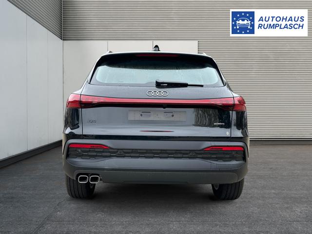 Audi / Q5 / Schwarz / / / QUATTRO+ NAVI+ LED+ SHZ+ PDC