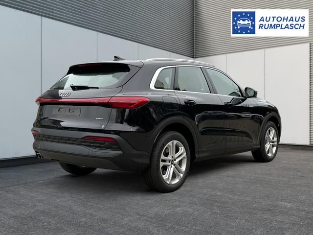 Audi / Q5 / Schwarz / / / QUATTRO+ NAVI+ LED+ SHZ+ PDC