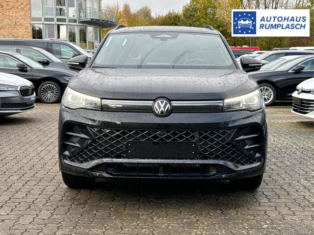 Volkswagen / Tiguan / Schwarz / / / PANO+HD MATRIX+AHK+NAVI+BLACK STYLE+20 LM+ACC