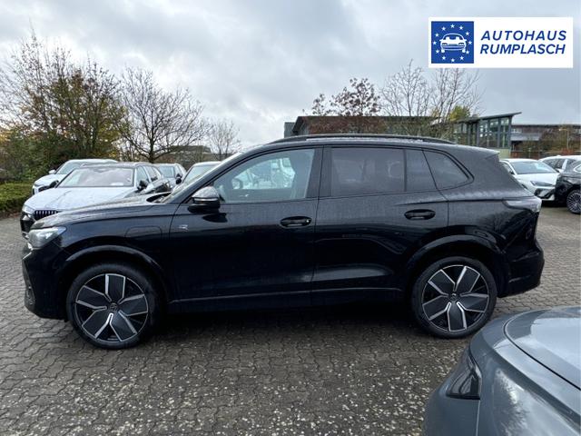 Volkswagen / Tiguan / Schwarz / / / PANO+HD MATRIX+AHK+NAVI+BLACK STYLE+20 LM+ACC