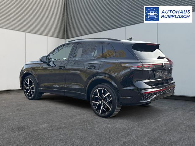 Volkswagen / Tiguan / Schwarz / / / 4x4 AHK+PANO+STANDHZG+20 ALU+eHK