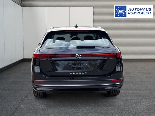 Volkswagen / Passat Variant / Schwarz / / / DSG+AHK+MASSAGE+NAVI+ACC+KAMERA+LED+17 ALU