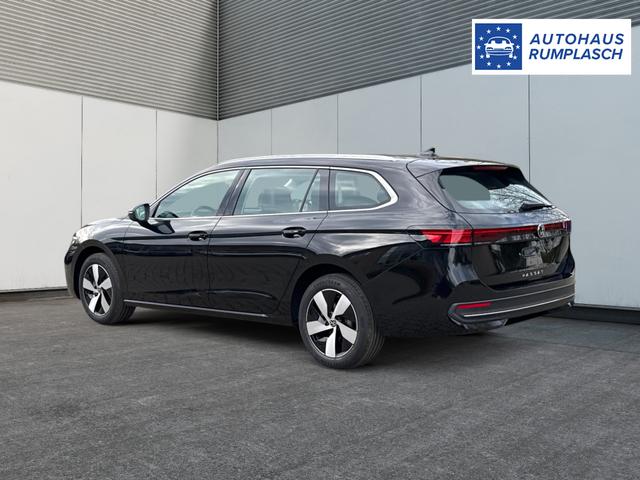 Volkswagen / Passat Variant / Schwarz / / / DSG+AHK+MASSAGE+NAVI+ACC+KAMERA+LED+17 ALU