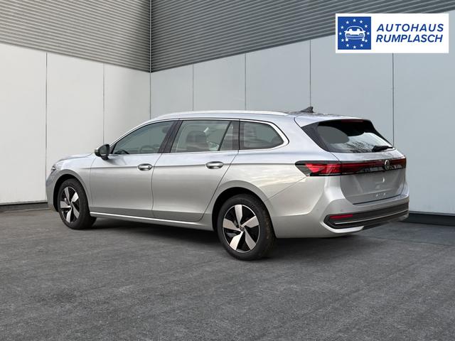 Volkswagen / Passat Variant / Silber / / / DSG+AHK+MASSAGE+NAVI+ACC+KAMERA+LED+17 ALU