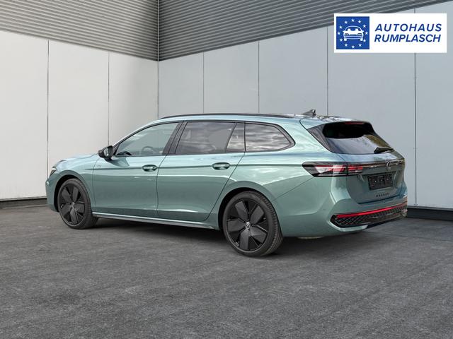 Volkswagen / Passat Variant / Gr&uuml;n / / / 4WD+BLACK+PANO+AHK+DCC+MATRIX+HARMAN