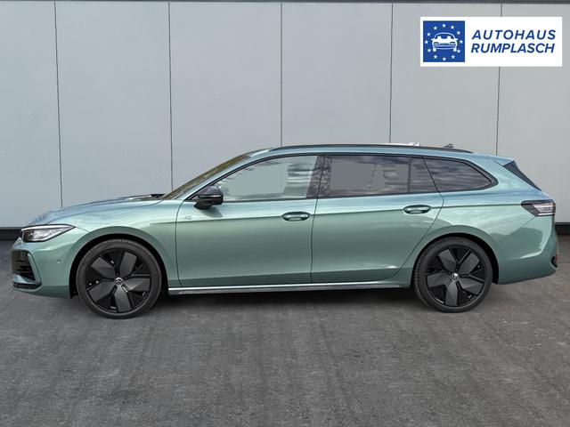 Volkswagen / Passat Variant / Gr&uuml;n / / / 4WD+BLACK+PANO+AHK+DCC+MATRIX+HARMAN