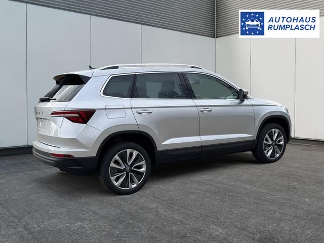 Skoda / Karoq / Silber / / / AHK+KAMERA+EL. HECKKL.+SHZ+ACC+KESSY+18''ALU