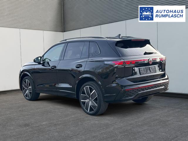Volkswagen Tiguan R-Line People PLUG-IN+PANO+AHK+HD MATRIX+NAVI+BLACK STYLE+20" LM+ACC 