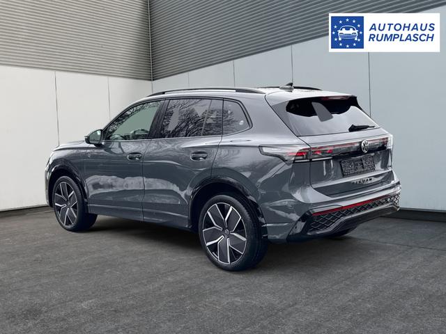 Volkswagen / Tiguan / Grau / / / PLUG-IN+PANO+AHK+HD MATRIX+NAVI+BLACK STYLE+20 LM+ACC