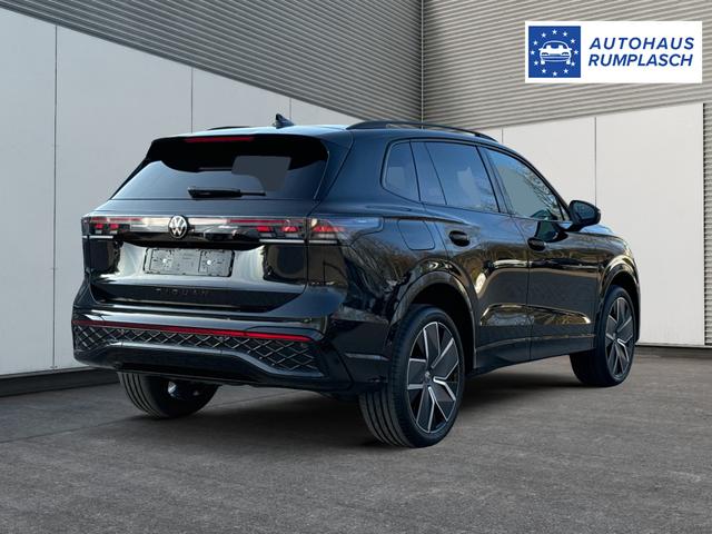 Volkswagen / Tiguan / Schwarz / / / 4 MOT+AHK+NAVI+PANORAMA+EL. HECK.+20 ALU