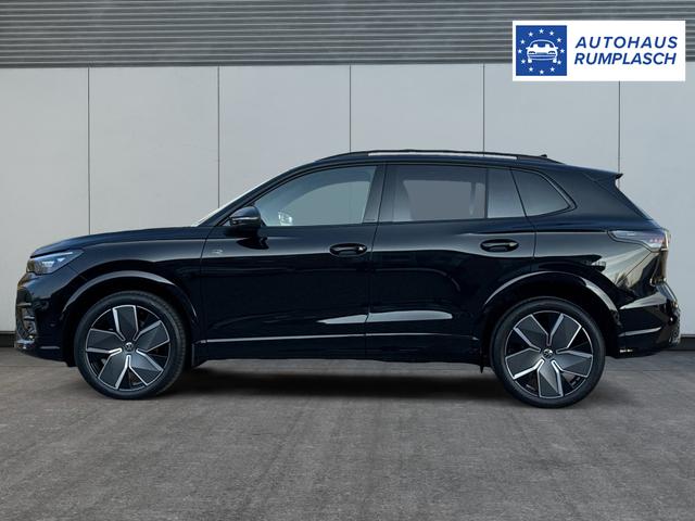 Volkswagen / Tiguan / Schwarz / / / 4 MOT+AHK+NAVI+PANORAMA+EL. HECK.+20 ALU